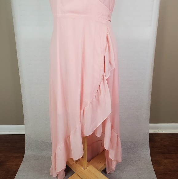 LAST CHANCE WAYF Meryl blush wrap dress short sleeve hi-lo Med - Picture 5 of 11